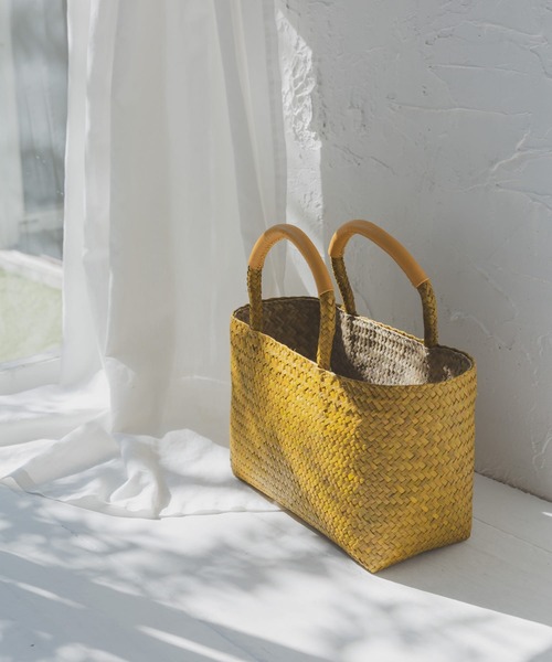 URBAN RESEARCH DOORS（アーバンリサーチドアーズ）の「カラーシーグラストートバッグ（トートバッグ・レディース・ネイビー/マスタード・ONE）」の2枚目の写真