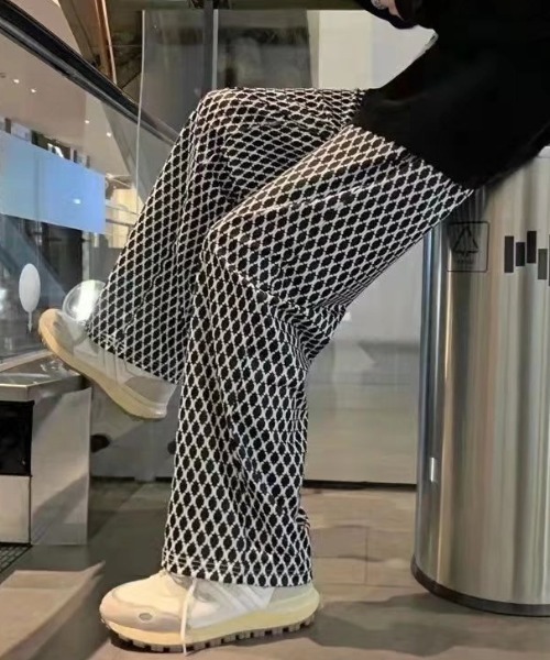 B.R.U(ブル)の「グラフィックイージーパンツ(その他パンツ・メンズ・ブラック/イエロー/ホワイト/カーキ/ブラック系その他/ホワイト系その他・FREE)」の5枚目の写真