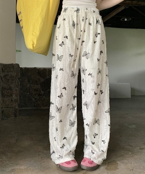 Achic(アシック)の「フリンジ蝶々柄セミワイドパンツ(その他パンツ・レディース・ブラック/ピンク/アイボリー・M)」の11枚目の写真