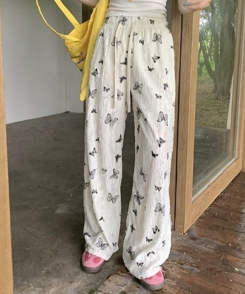 Achic(アシック)の「フリンジ蝶々柄セミワイドパンツ(その他パンツ・レディース・ブラック/ピンク/アイボリー・M)」の14枚目の写真