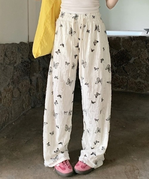 Achic(アシック)の「フリンジ蝶々柄セミワイドパンツ(その他パンツ・レディース・ブラック/ピンク/アイボリー・M)」の20枚目の写真