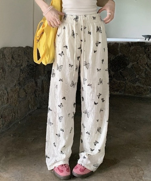 Achic(アシック)の「フリンジ蝶々柄セミワイドパンツ(その他パンツ・レディース・ブラック/ピンク/アイボリー・M)」の21枚目の写真