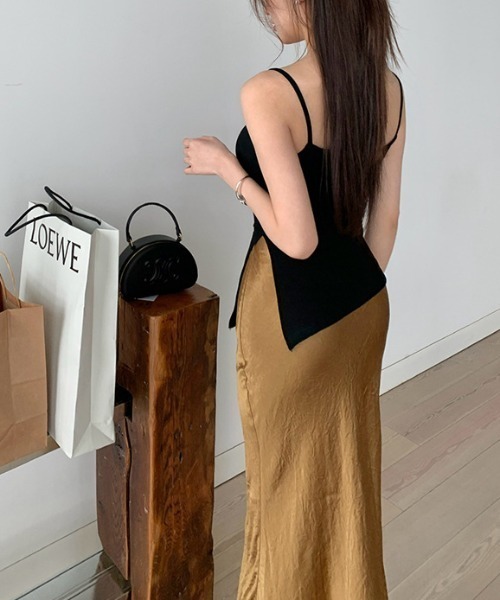 FREE STYLISTS（フリー スタイリスト）の「YUGA_YGMC サテンマーメイドロングスカート（スカート・レディース・キャメル/ブラック/ライトグレー・FREE/M）」の19枚目の写真