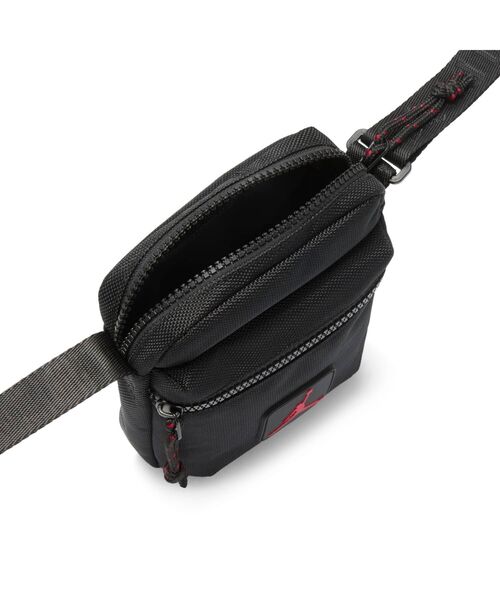 JORDAN BRAND(ジョーダンブランド)の「ジョーダン ライズ フェスティバル バッグ (1L) / Jordan Rise Festival Bag (1L)(ショルダーバッグ・メンズ・ブラウン系その他2/ブラック・ONE SIZE)」の8枚目の写真