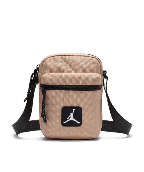 JORDAN BRAND(ジョーダンブランド)の「ジョーダン ライズ フェスティバル バッグ (1L) / Jordan Rise Festival Bag (1L)(ショルダーバッグ・メンズ・ブラウン系その他2/ブラック・ONE SIZE)」の11枚目の写真