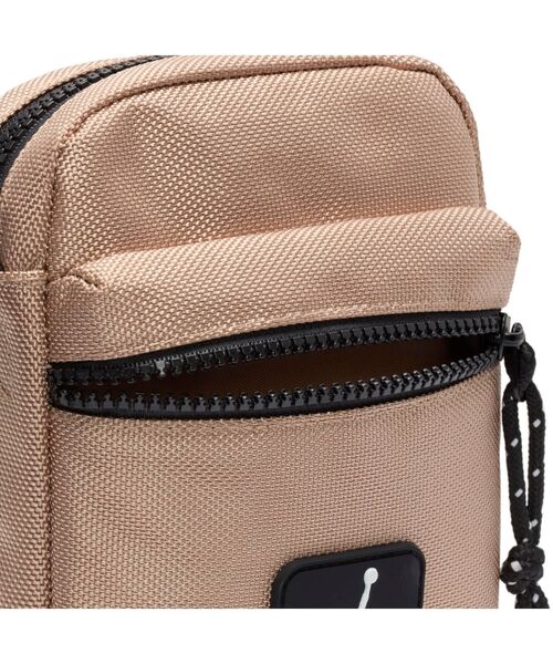JORDAN BRAND(ジョーダンブランド)の「ジョーダン ライズ フェスティバル バッグ (1L) / Jordan Rise Festival Bag (1L)(ショルダーバッグ・メンズ・ブラウン系その他2/ブラック・ONE SIZE)」の15枚目の写真