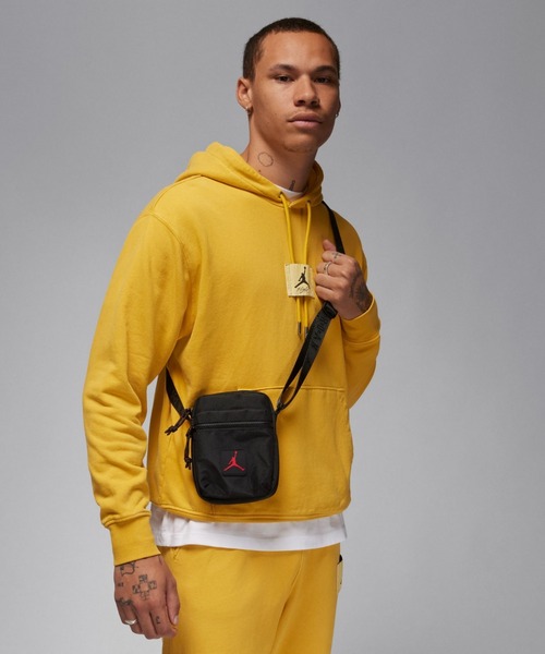 JORDAN BRAND(ジョーダンブランド)の「ジョーダン ライズ フェスティバル バッグ (1L) / Jordan Rise Festival Bag (1L)(ショルダーバッグ・メンズ・ブラウン系その他2/ブラック・ONE SIZE)」の2枚目の写真