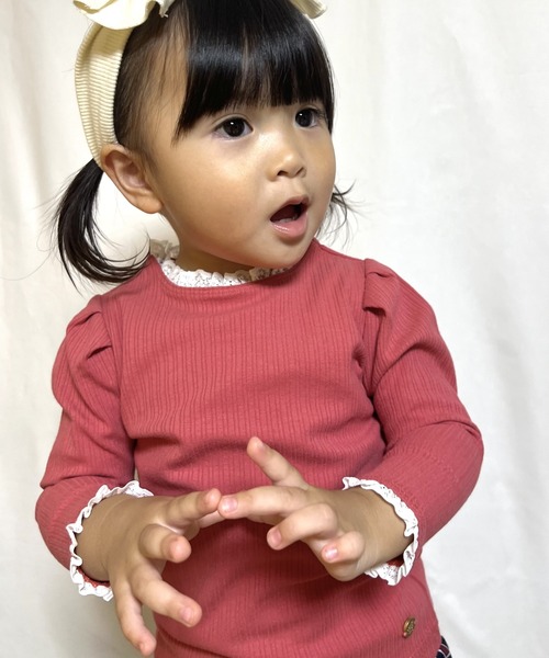 MAKE YOUR DAY(メイクユアデイ)の「フリルテレコリブ無地長袖Tシャツ■80~140cm(Tシャツ/カットソー・キッズ・ピンク/ブラック/アイボリー/ブルー・80/90/100/110/120/130/140)」の4枚目の写真