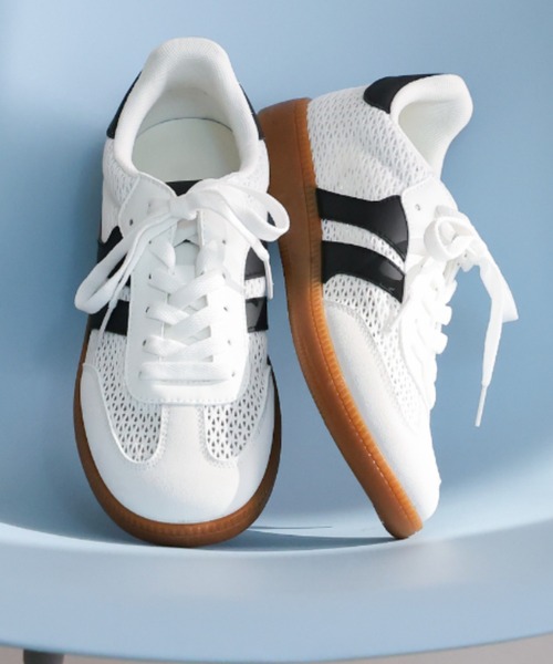 VIVIAN（ヴィヴィアン）の「メンズ レディース ローテク異素材レースアップスニーカー（スニーカー・レディース・アイボリー/シルバー/ブラック/ベージュ/ナチュラル/シルバー系その他/クリアブラック/ベージュ系その他3/ブラウン系その他6/サンドベージュ/ホワイト系その他4・41/39/37/35/45/43）」の3枚目の写真