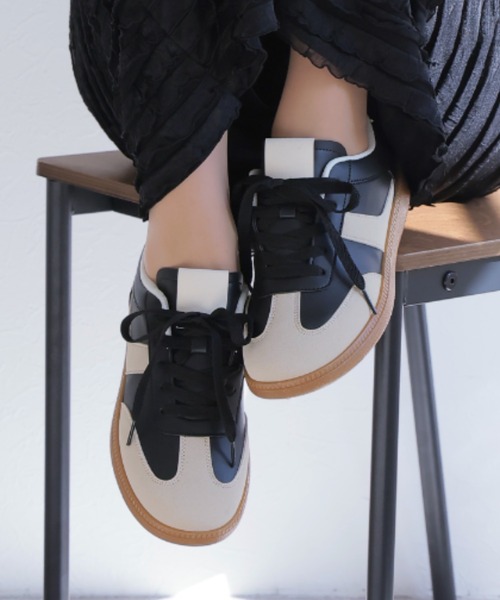 VIVIAN（ヴィヴィアン）の「メンズ レディース ローテク異素材レースアップスニーカー（スニーカー・レディース・アイボリー/シルバー/ブラック/ベージュ/ナチュラル/シルバー系その他/クリアブラック/ベージュ系その他3/ブラウン系その他6/サンドベージュ/ホワイト系その他4・41/39/37/35/45/43）」の5枚目の写真