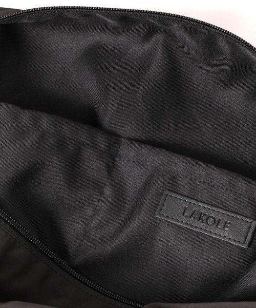 LAKOLE（ラコレ）の「ギャザーチュールミニショルダーバッグ / 138964（ショルダーバッグ・レディース・ライトグレー/ブラック/オフホワイト/ネイビー・FREE）」の16枚目の写真