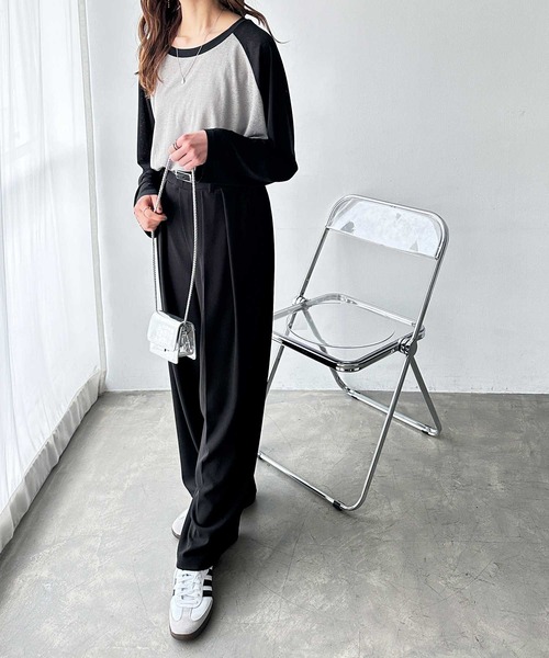 FIRST MOOD(ファーストムード)の「《FIRSTMOODコラボ》ラグラン切替配色スラブシアーカットソー(Tシャツ/カットソー・レディース・ブラック/チャコールグレー/ネイビー・MEDIUM/LARGE)」の5枚目の写真
