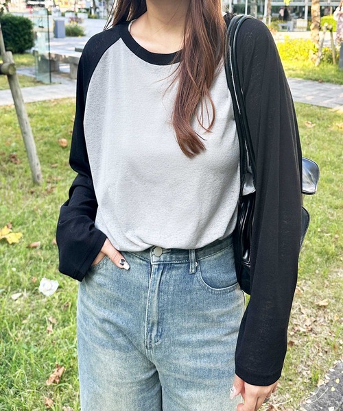 FIRST MOOD(ファーストムード)の「《FIRSTMOODコラボ》ラグラン切替配色スラブシアーカットソー(Tシャツ/カットソー・レディース・ブラック/チャコールグレー/ネイビー・MEDIUM/LARGE)」の17枚目の写真