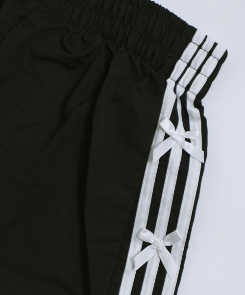 shopnikoniko（ショップニコニコ）の「サイドラインリボン ナイロン ショートパンツ ラインパンツ（その他パンツ・レディース・ホワイト/ブラック・フリー）」の13枚目の写真