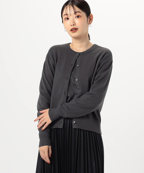 COMME CA ISM(コムサイズム)の「【 マシンウォッシャブル 】ベーシックカーディガン(カーディガン/ボレロ・レディース・チャコール/ブラック/レッド/ホワイト・LARGE/MEDIUM)」の16枚目の写真