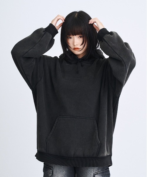 17HR（セブンティーンアワーズ）の「【ユニセックス】オーバーサイズピグメントパーカー（パーカー・レディース・ブルー/ブラック・FREE）」の12枚目の写真