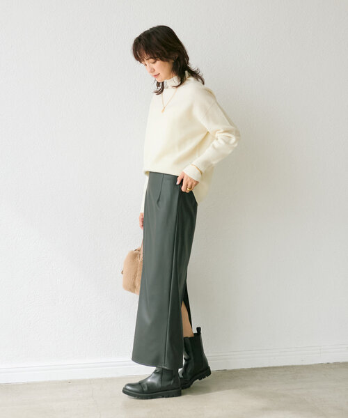 RIVE DROITE（リヴドロワ）の「【ストレッチ性抜群】レザーライクタイトスカート（スカート・レディース・ブラック/ライトベージュ・38/36）」の5枚目の写真