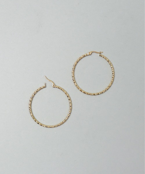 ieLS（イエルズ）の「金属アレルギー対応 「ieLS」ステンレス　カッティングフープピアス（ピアス（両耳用）・レディース・シルバー/ゴールド・ONE SIZE）」の4枚目の写真