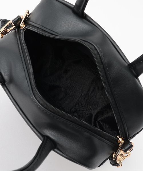 petit main（プティマイン）の「スクエアショルダーバック（ショルダーバッグ・キッズ・アイボリー/ブラック・FREE）」の5枚目の写真