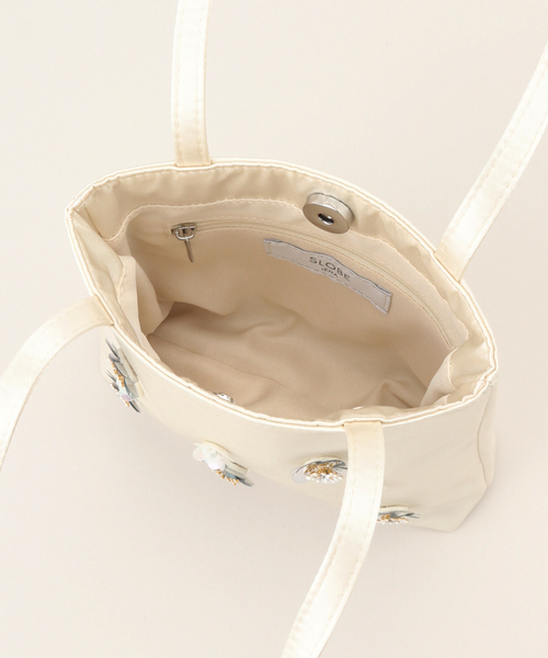 SLOBE IENA(スローブイエナ)の「サテンビジューバッグ(ショルダーバッグ・レディース・ホワイト・FREE)」の7枚目の写真