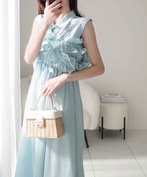 mily bilet（ミウィビレット）の「【mily bilet】夏の装いに映える、主役級の存在感♪着こなし自在の特別な一枚。マルチウェイビスチェドッキングストライプシャツワンピース（シャツワンピース・レディース・ブルー/ピンクベージュ/サックスブルー・LARGE/MEDIUM/SMALL/X-LARGE）」の11枚目の写真