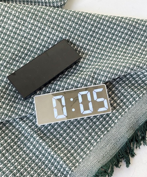 Port（ポート）の「【 Port / ポート 】 デジタル 置き時計 / LED 目覚まし時計 温度計付き #_（置時計・レディース・ホワイト/ブラック・FREE）」の2枚目の写真