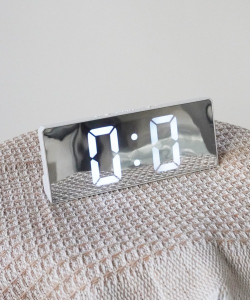 Port（ポート）の「【 Port / ポート 】 デジタル 置き時計 / LED 目覚まし時計 温度計付き #_（置時計・レディース・ホワイト/ブラック・FREE）」の5枚目の写真