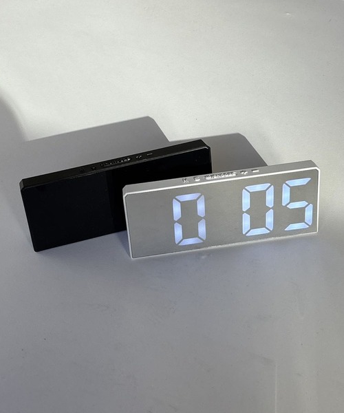 Port（ポート）の「【 Port / ポート 】 デジタル 置き時計 / LED 目覚まし時計 温度計付き #_（置時計・レディース・ホワイト/ブラック・FREE）」の4枚目の写真