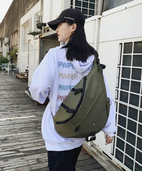 L LABEL(エルラベル)の「ワンショルダーボディバッグ(ショルダーバッグ・メンズ・ブラック/カーキ/グレー/ネイビー・FREE)」の3枚目の写真