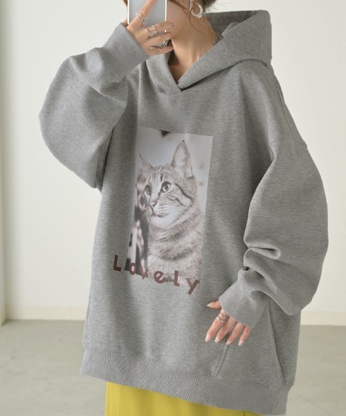 HUG.U(ハグユー)の「猫プリント ダンボールパーカー(パーカー・レディース・ブラック/グレー/ダークベージュ・FREE)」の3枚目の写真