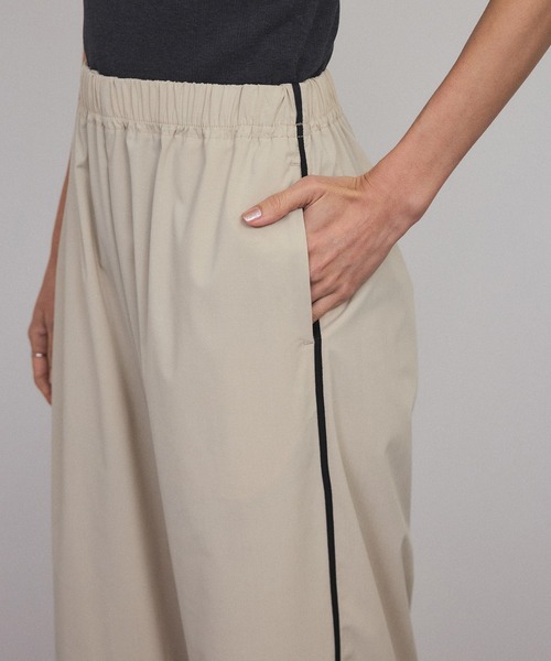 SALON adam et rope'（サロン アダム エ ロペ）の「【ZOZOTOWN限定】サイドラインイージーパンツ（その他パンツ・レディース・グレー/ベージュ/ブラウン系その他2/ブラック・XS/L/M/S）」の9枚目の写真