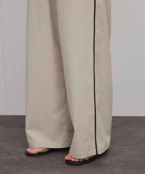 SALON adam et rope'（サロン アダム エ ロペ）の「【ZOZOTOWN限定】サイドラインイージーパンツ（その他パンツ・レディース・グレー/ベージュ/ブラウン系その他2/ブラック・XS/L/M/S）」の10枚目の写真