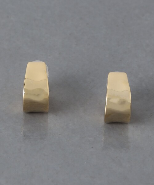 UNITED ARROWS（ユナイテッドアローズ）の「Jシェイプ イヤリング（イヤリング・レディース・シルバー/ゴールド・FREE）」の5枚目の写真