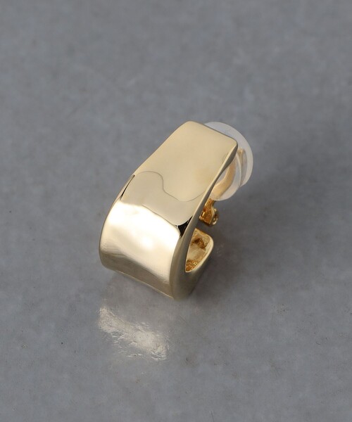 UNITED ARROWS（ユナイテッドアローズ）の「Jシェイプ イヤリング（イヤリング・レディース・シルバー/ゴールド・FREE）」の6枚目の写真