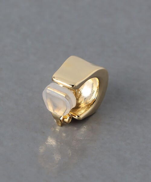 UNITED ARROWS（ユナイテッドアローズ）の「Jシェイプ イヤリング（イヤリング・レディース・シルバー/ゴールド・FREE）」の8枚目の写真