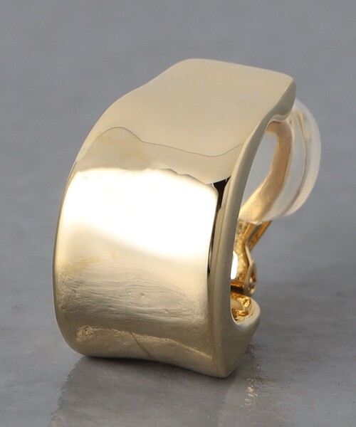 UNITED ARROWS（ユナイテッドアローズ）の「Jシェイプ イヤリング（イヤリング・レディース・シルバー/ゴールド・FREE）」の9枚目の写真