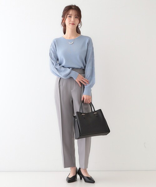 SHOO・LA・RUE(シューラルー)の「【2WAY/通勤/セレモニー】きれいめコーデに 3層トートバッグ(トートバッグ・レディース・ブラック/ナチュラル/ベージュ系4・00)」の5枚目の写真