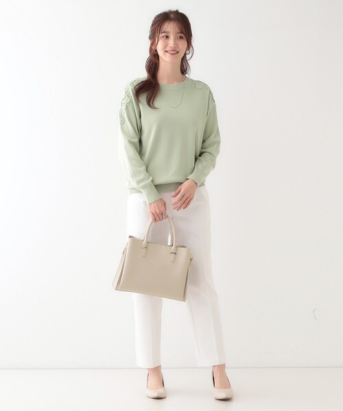 SHOO・LA・RUE(シューラルー)の「【2WAY/通勤/セレモニー】きれいめコーデに 3層トートバッグ(トートバッグ・レディース・ブラック/ナチュラル/ベージュ系4・00)」の7枚目の写真