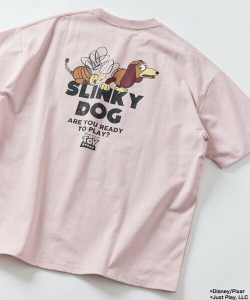 FREAK'S STORE(フリークスストア)の「限定展開【TOY STORY/トイ・ストーリー】別注 ビッグシルエット バックプリント クルーネック Tシャツ/SLINKY DOG(Tシャツ/カットソー・メンズ・アッシュグレー/ホワイト/ピンク/ブラック・SMALL/MEDIUM/LARGE)」の10枚目の写真
