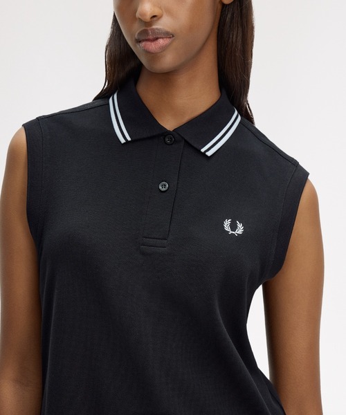 FRED PERRY(フレッドペリー)の「The Sleeveless Fred Perry Dress/フレッドペリーノースリーブポロシャツワンピース(ワンピース・レディース・ホワイト/ブラック/ネイビー/ブラック系その他・8/10)」の19枚目の写真