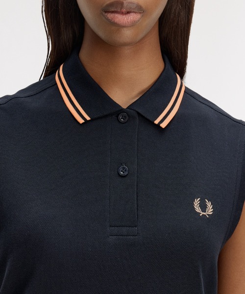 FRED PERRY(フレッドペリー)の「The Sleeveless Fred Perry Dress/フレッドペリーノースリーブポロシャツワンピース(ワンピース・レディース・ホワイト/ブラック/ネイビー/ブラック系その他・8/10)」の21枚目の写真
