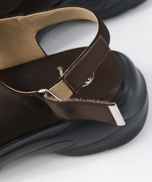 Gready Brilliant（グレディブリリアン）の「リボンサテンサンダル（サンダル・レディース・ブラック/ブラウン・36/37/38）」の7枚目の写真