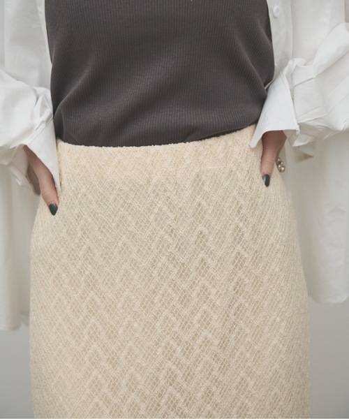 Lutim by u（ルチバイユー）の「Nuanced Lace Tight Flare Skirt / ニュアンスレースタイトフレアスカート（スカート・レディース・ホワイト/ブラック/ナチュラル・FREE）」の14枚目の写真