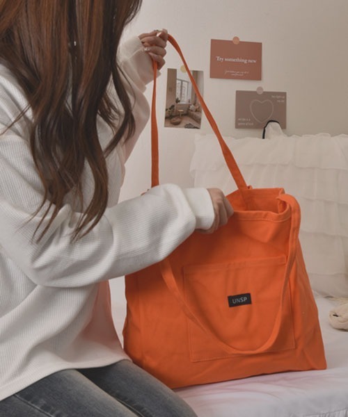 VIBGYOR Women（ヴィブジョー　ウィメン）の「【float】《大容量》ビビッドカラー マルチ トートバッグ 【A4サイズ収納可能】（トートバッグ・レディース・グリーン/オレンジ/イエロー/ピンク・FREE）」の4枚目の写真