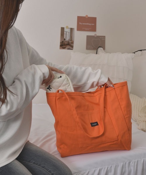 VIBGYOR Women（ヴィブジョー　ウィメン）の「【float】《大容量》ビビッドカラー マルチ トートバッグ 【A4サイズ収納可能】（トートバッグ・レディース・グリーン/オレンジ/イエロー/ピンク・FREE）」の19枚目の写真