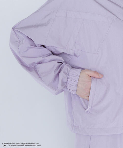 NATURAL BEAUTY BASIC(ナチュラルビューティーベーシック)の「【THINK BEAUTY】REEFIT WIND JACKET(ナイロンジャケット・レディース・オフホワイト/ライトグリーン/ラベンダー・MEDIUM)」の12枚目の写真