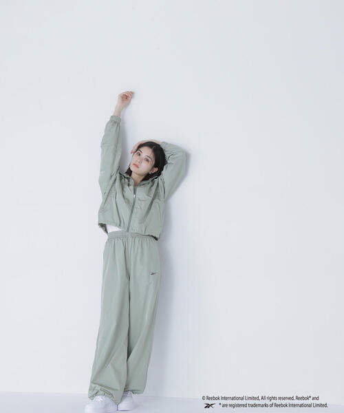 NATURAL BEAUTY BASIC(ナチュラルビューティーベーシック)の「【THINK BEAUTY】REEFIT WIND JACKET(ナイロンジャケット・レディース・オフホワイト/ライトグリーン/ラベンダー・MEDIUM)」の4枚目の写真