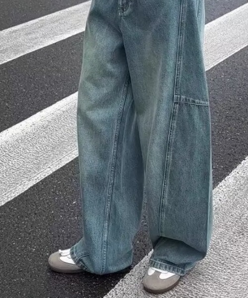 Teem Store（チームストア）の「カーブデザイン ワイドデニム（デニムパンツ・レディース・ブルー・S/M/L）」の7枚目の写真