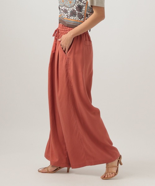 BAYFLOW（ベイフロー）の「[さらっとした穿き心地]テンセル(TM)繊維混ワイドパンツ（その他パンツ・レディース・グレイッシュベージュ/チャコール/テラコッタ/カーキ・FREE）」の3枚目の写真