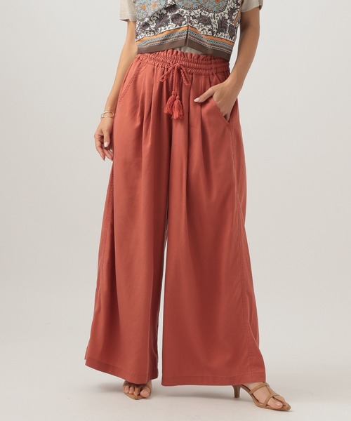 BAYFLOW（ベイフロー）の「[さらっとした穿き心地]テンセル(TM)繊維混ワイドパンツ（その他パンツ・レディース・グレイッシュベージュ/チャコール/テラコッタ/カーキ・FREE）」の11枚目の写真